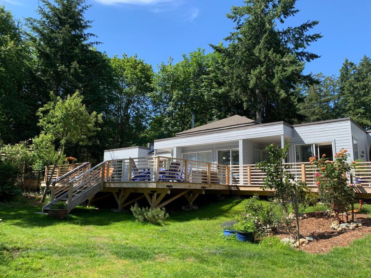 Forest By The Sea Rentals Merville Экстерьер фото