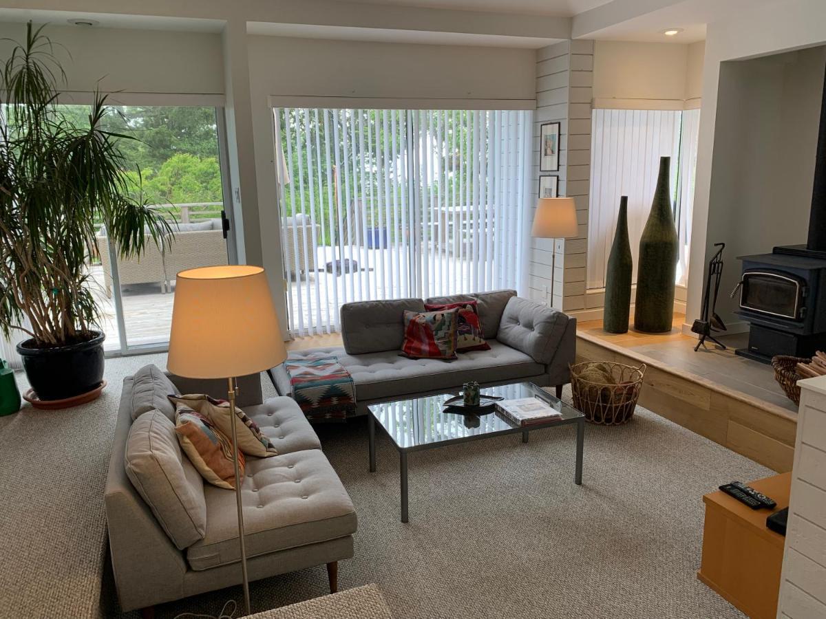 Forest By The Sea Rentals Merville Экстерьер фото